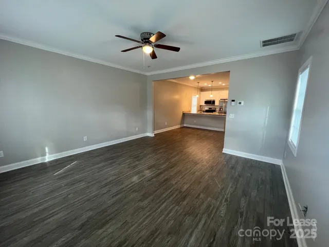 $1,615 | 1086 20th Street Northeast, Hickory, NC 28601