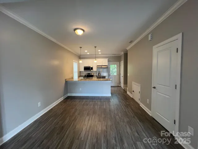 $1,615 | 1086 20th Street Northeast, Hickory, NC 28601