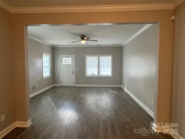 $1,615 | 1086 20th Street Northeast, Hickory, NC 28601