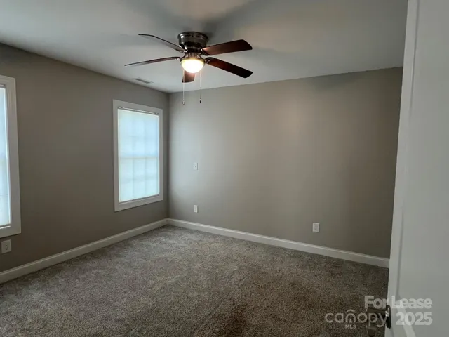 $1,615 | 1086 20th Street Northeast, Hickory, NC 28601