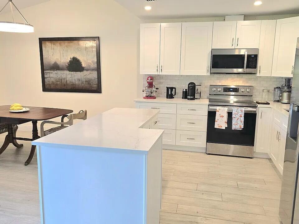 1705 Mariners Cove, Unit B Fort Pierce, FL 34950 - Photo 3 of 17 Kitchen