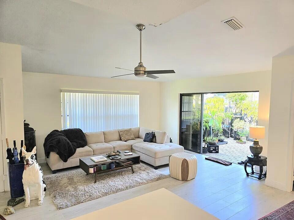 1705 Mariners Cove, Unit B Fort Pierce, FL 34950 - Photo 4 of 17 Living room-1705MC