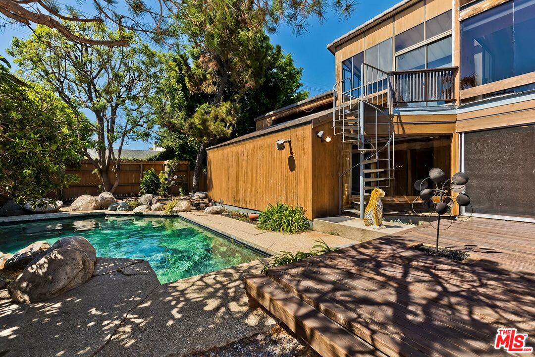 515 North Roxbury Drive Beverly Hills, CA 90210 - Photo 24 of 24