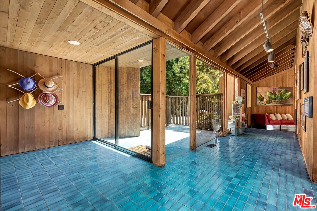 515 North Roxbury Drive Beverly Hills, CA 90210 - Photo 4 of 24