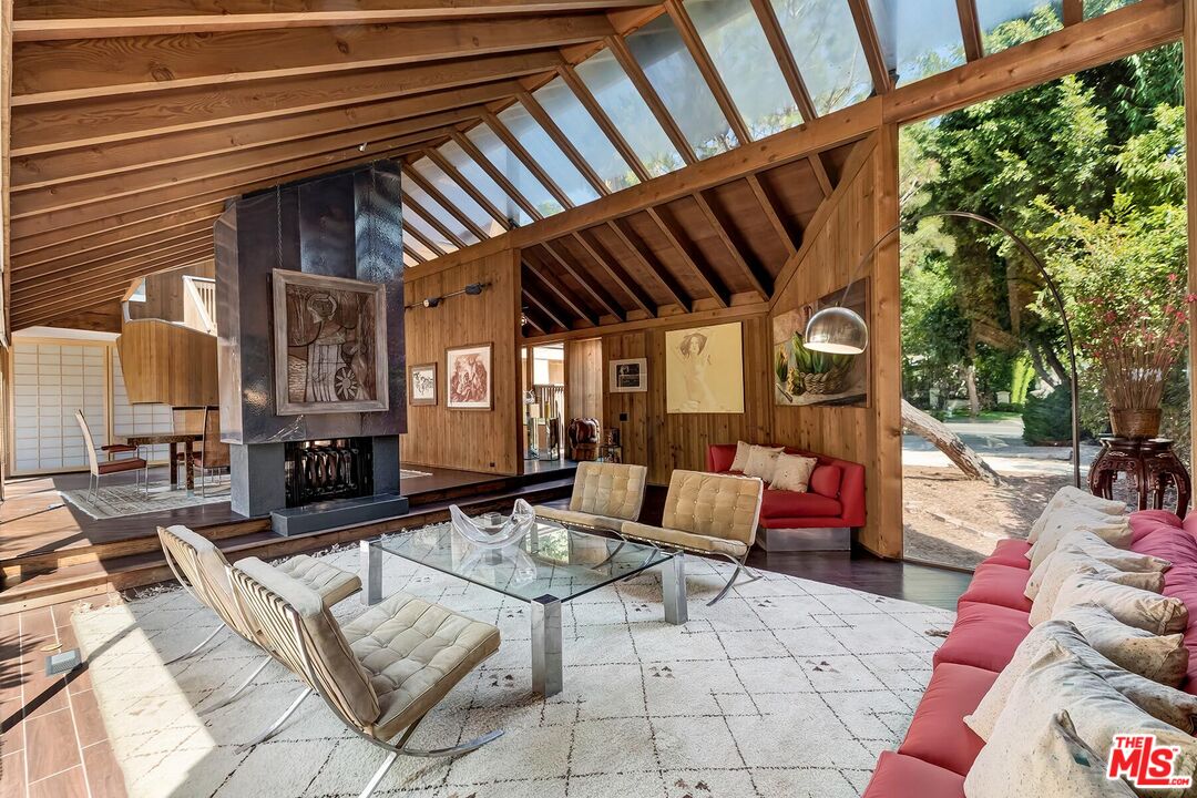 515 North Roxbury Drive Beverly Hills, CA 90210 - Photo 7 of 24