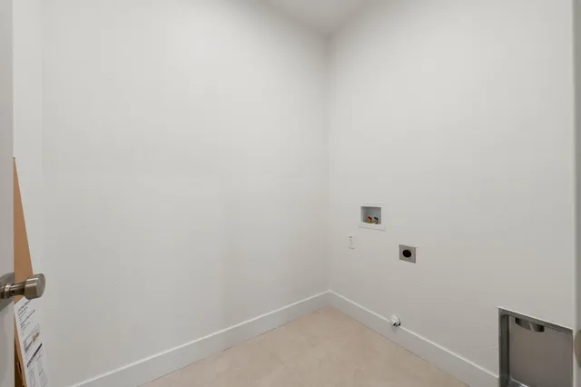 $629,999 | 3343 Western Avenue, Sacramento, CA 95838