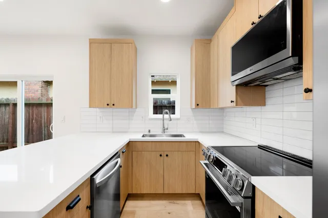 $629,999 | 3343 Western Avenue, Sacramento, CA 95838