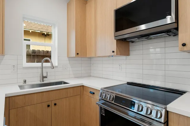 $629,999 | 3343 Western Avenue, Sacramento, CA 95838