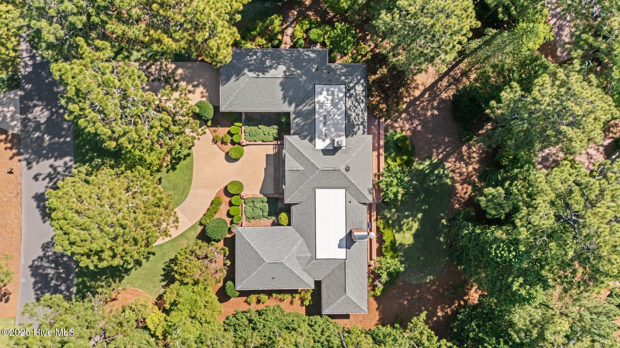 35 Brookhaven Road Pinehurst, NC 28374 - Photo 3 of 60 5-web-or-mls-DJI_20250618102020_0498_D