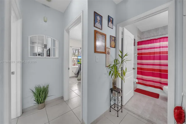 a view of entryway with livingroom