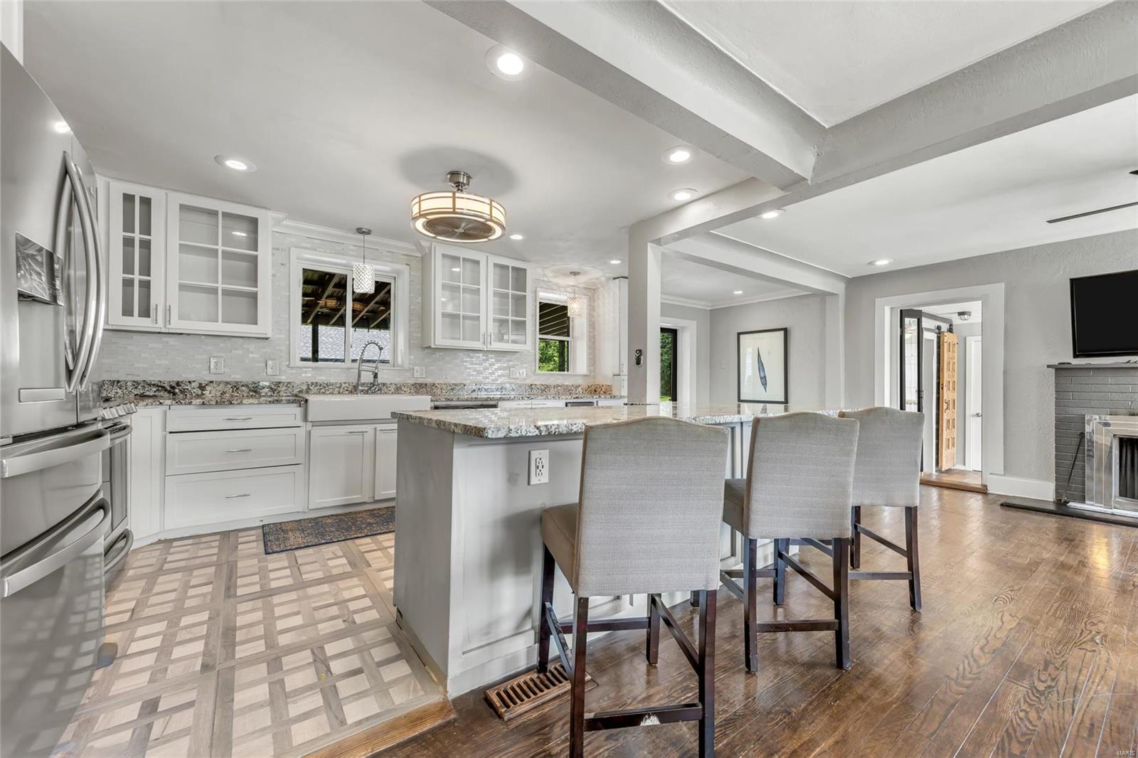 9737 Tesson Ferry Road St. Louis, MO 63123 - Photo 11 of 41