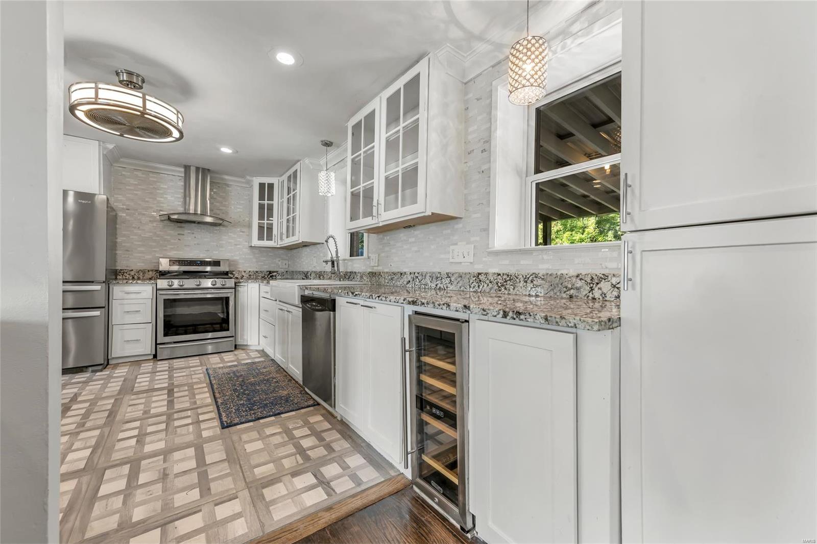 9737 Tesson Ferry Road St. Louis, MO 63123 - Photo 14 of 41