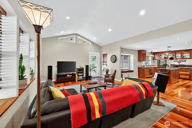 $1,199,999 | 1100 Wilson Road Northwest, Olympia, WA 98502