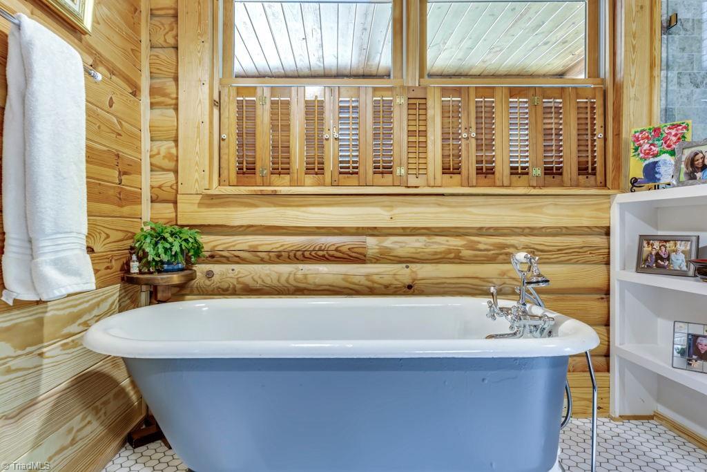 4257 Wallburg-High Point Road High Point, NC 27265 - Photo 20 of 49 Great soaking tub