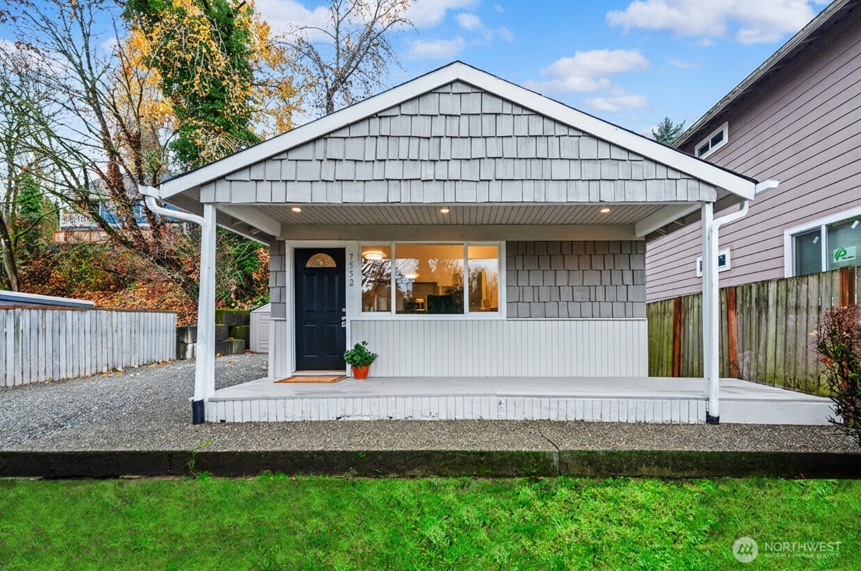 7552 21st Avenue Southwest Seattle, WA 98106 - Photo 1 of 25