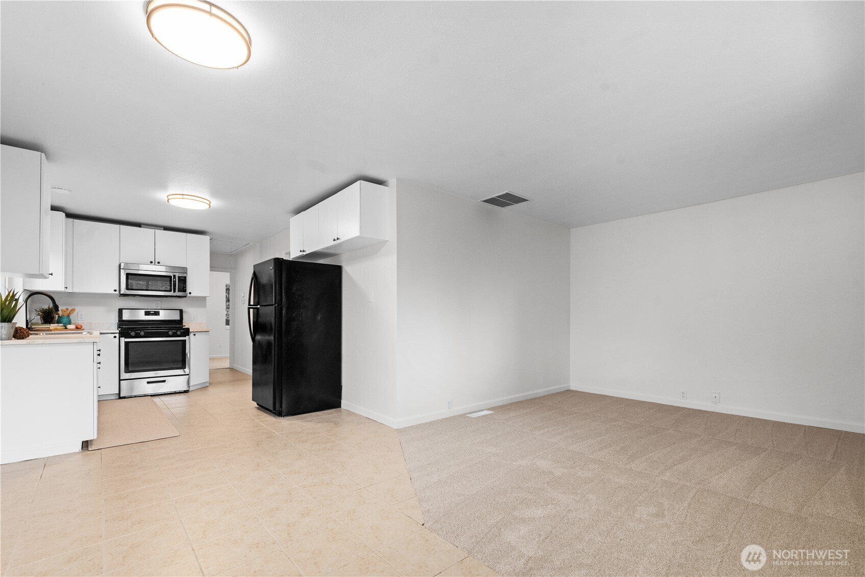7552 21st Avenue Southwest Seattle, WA 98106 - Photo 11 of 25