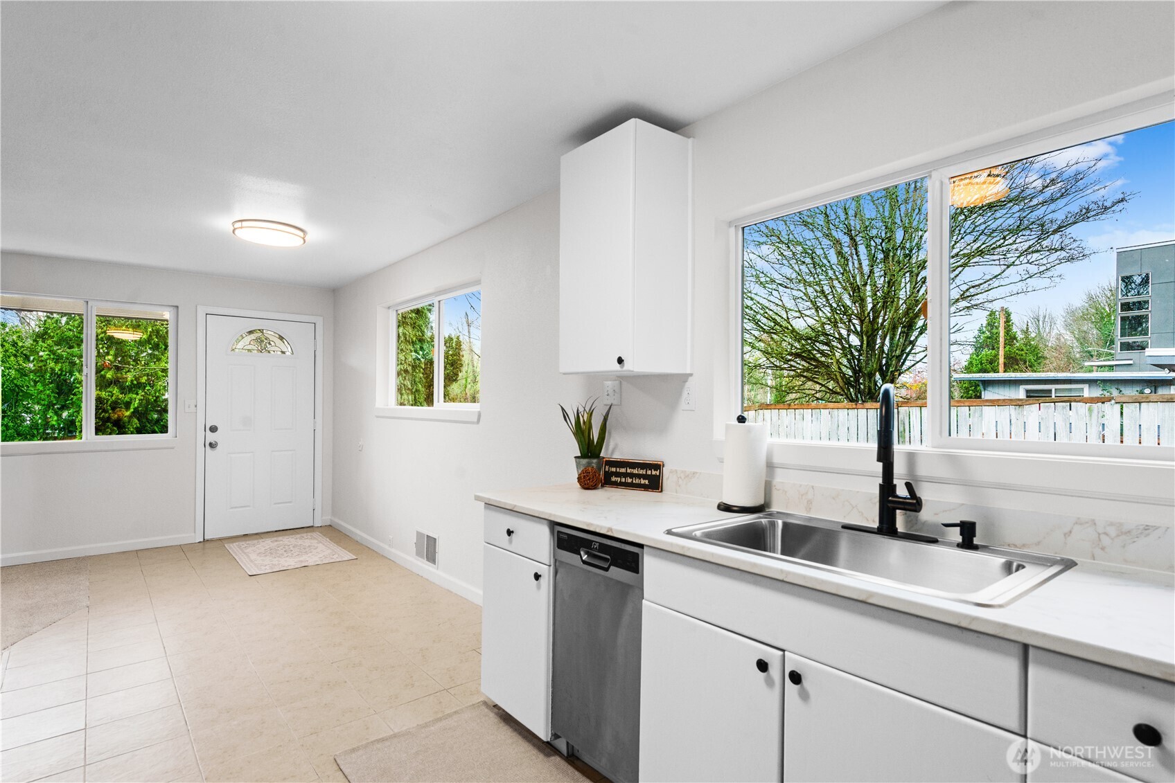 7552 21st Avenue Southwest Seattle, WA 98106 - Photo 15 of 25