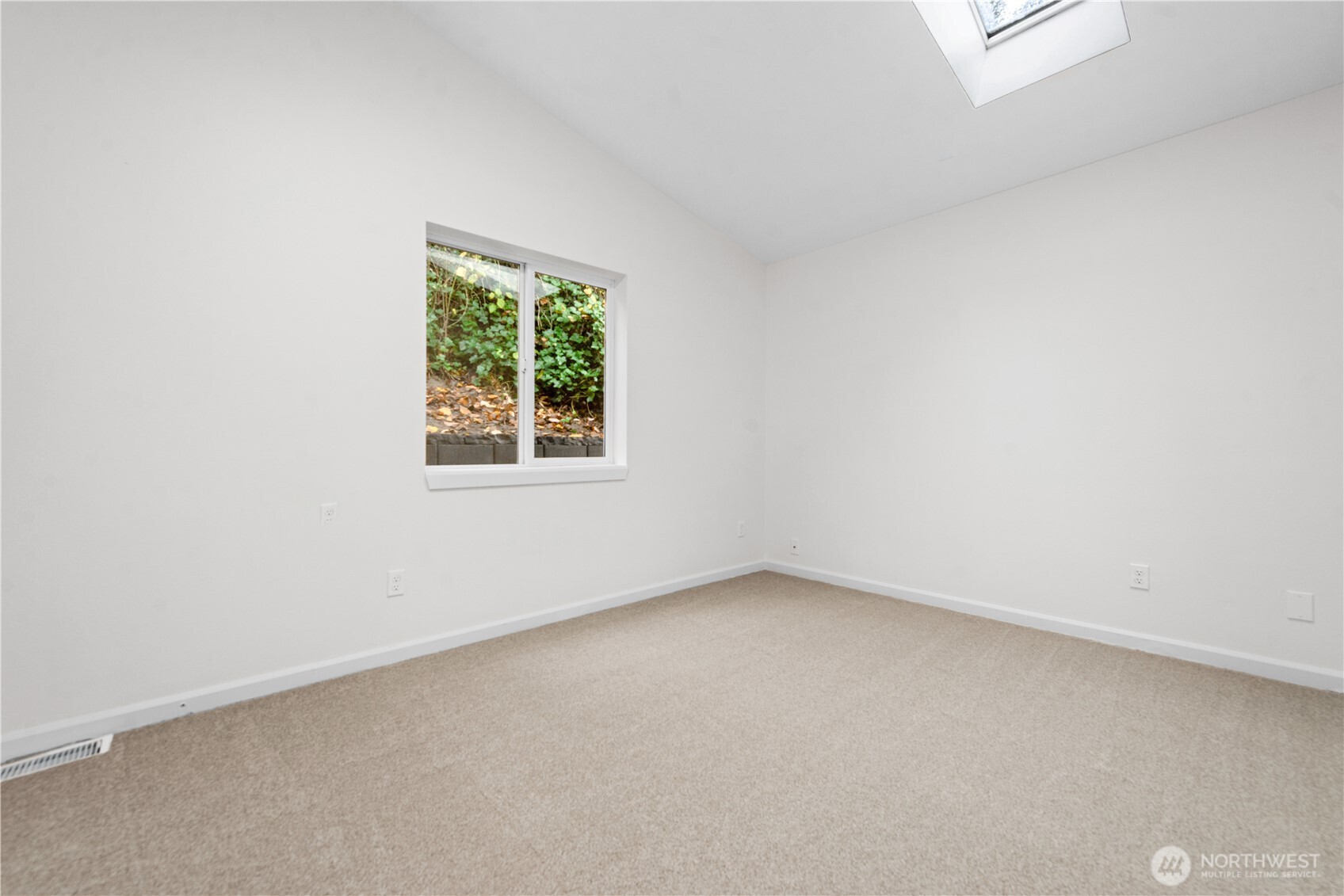 7552 21st Avenue Southwest Seattle, WA 98106 - Photo 17 of 25