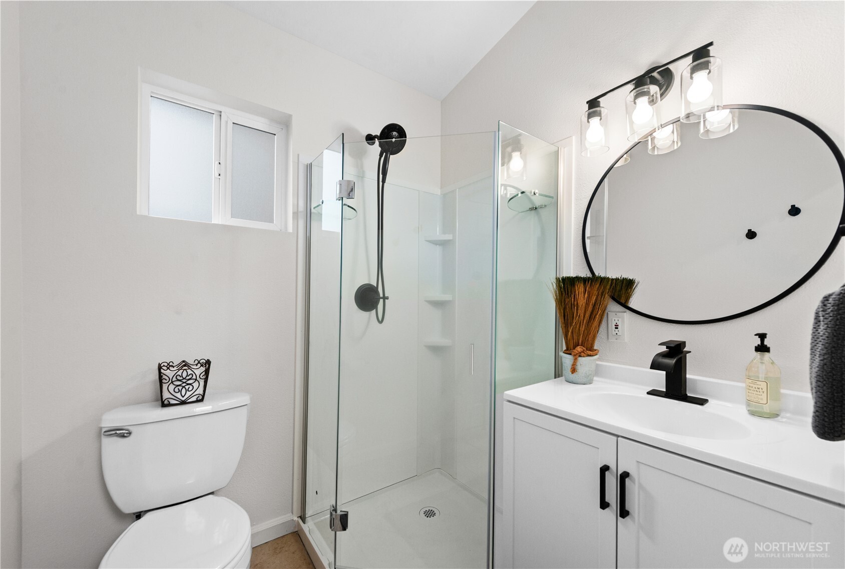 7552 21st Avenue Southwest Seattle, WA 98106 - Photo 19 of 25