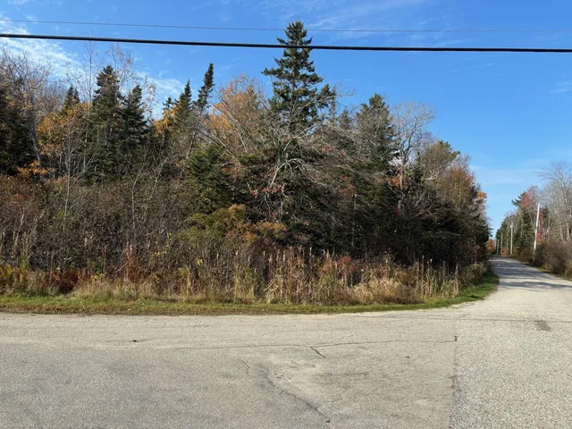 $325,000 | 539 Harbor De Grace Long Island, Long Island, ME 04050