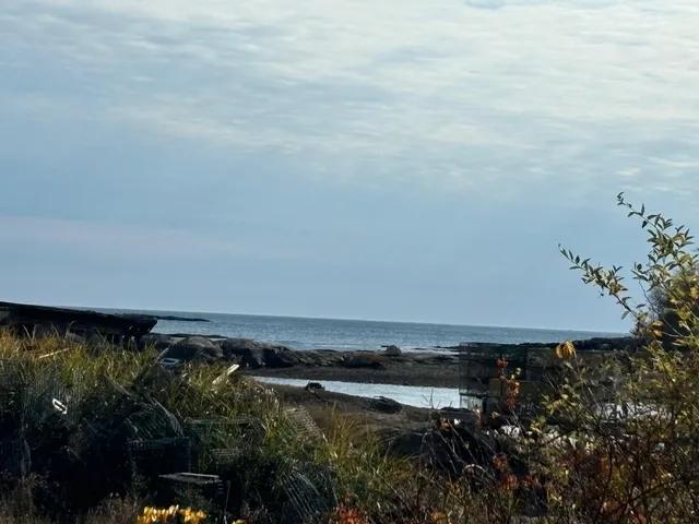 $325,000 | 539 Harbor De Grace Long Island, Long Island, ME 04050