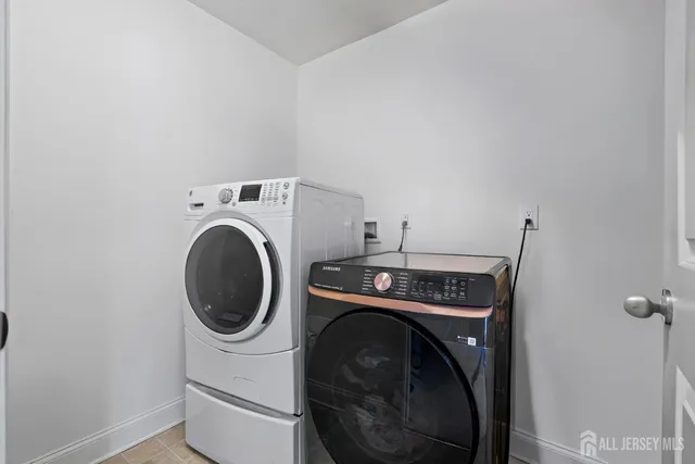 $829,000 | 58 Begonia Lane, Monroe Township, NJ 08831