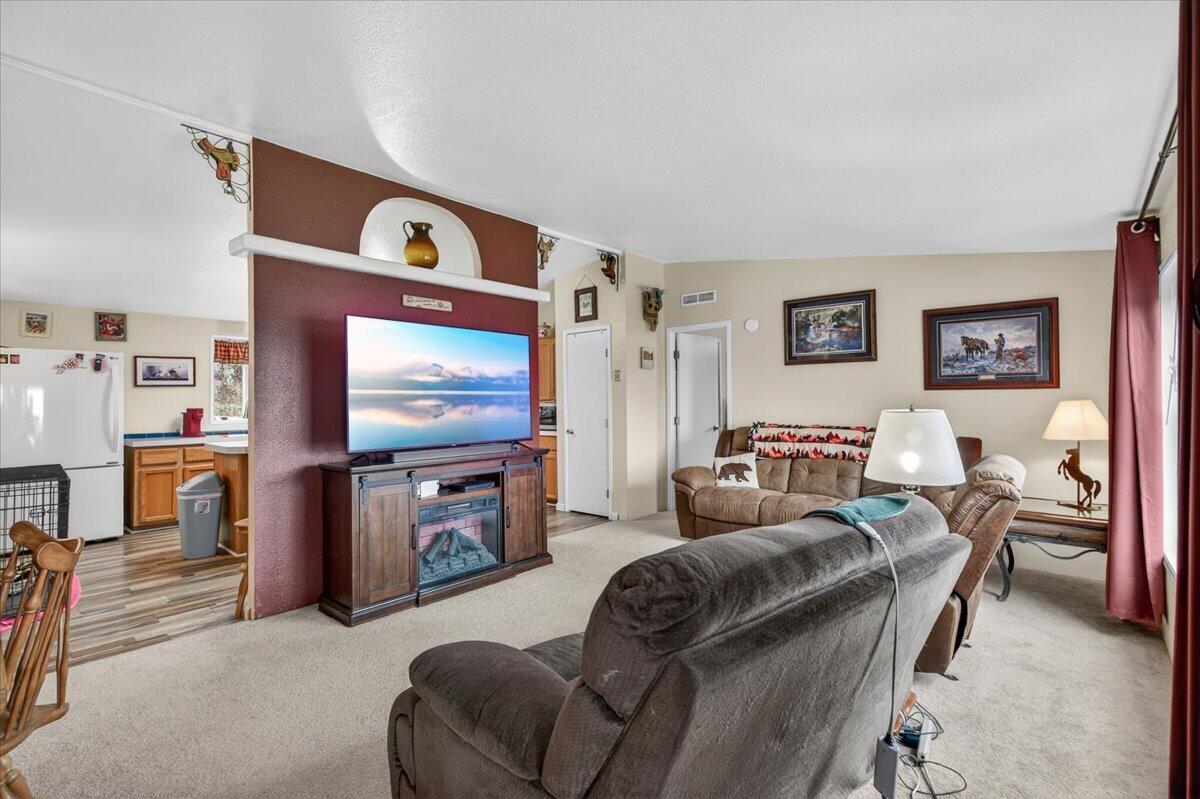 483 Wren Ridge Drive Eagle Point, OR 97524 - Photo 3 of 34 06-6