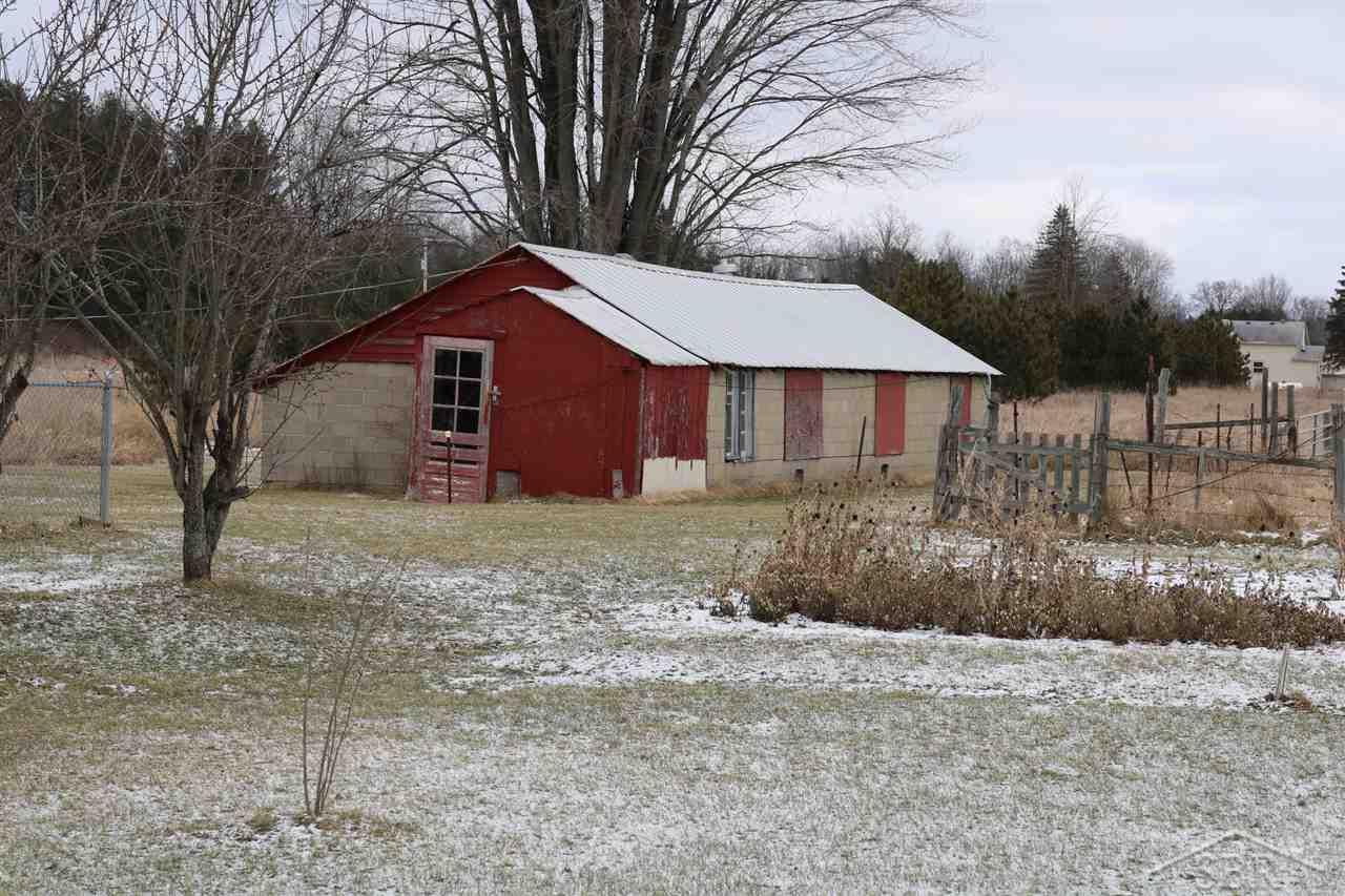 445 West Howard Road Beaverton, MI 48612 - Photo 7 of 10 Chicken Coop
