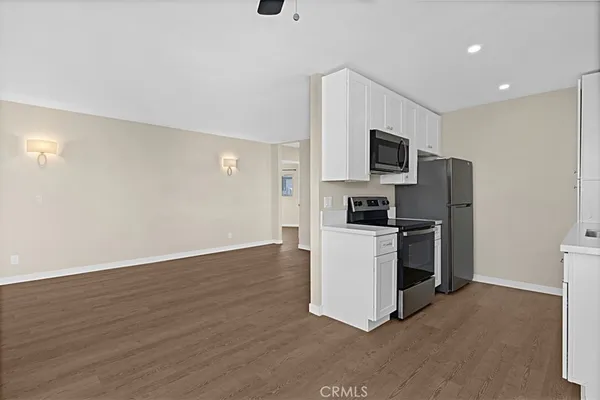 $2,995 | 1242 River Glen Row, Unit 40, Linda Vista, CA 92111