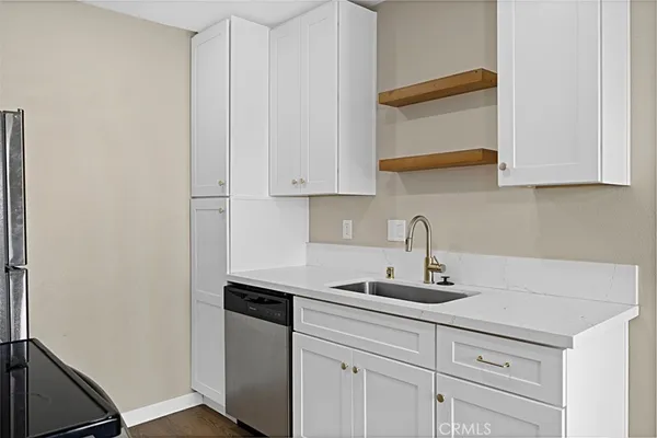 $2,995 | 1242 River Glen Row, Unit 40, Linda Vista, CA 92111