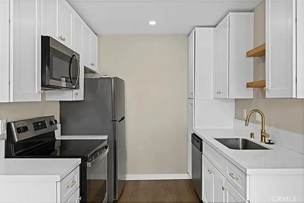 $2,995 | 1242 River Glen Row, Unit 40, Linda Vista, CA 92111