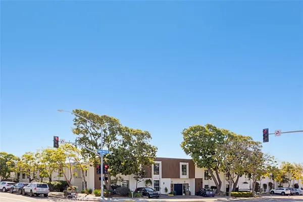 $2,995 | 1242 River Glen Row, Unit 40, Linda Vista, CA 92111