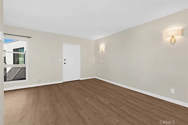 $2,995 | 1242 River Glen Row, Unit 40, Linda Vista, CA 92111