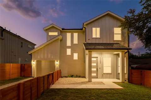 $1,099,000 | 1702 Pennsylvania Avenue, Austin, TX 78702