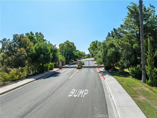 $595,000 | 20065 Avenue Of The Oaks, Newhall, CA 91321