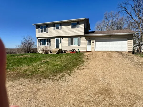 $150,000 | 135 South Stenstrum Avenue, Dunnell, MN 56127