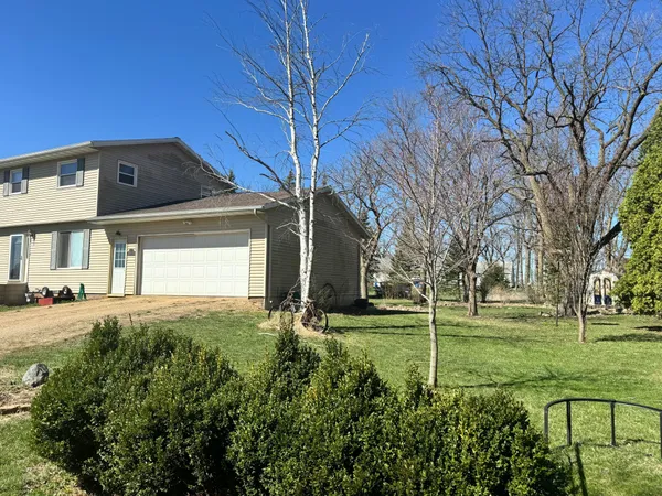 $150,000 | 135 South Stenstrum Avenue, Dunnell, MN 56127