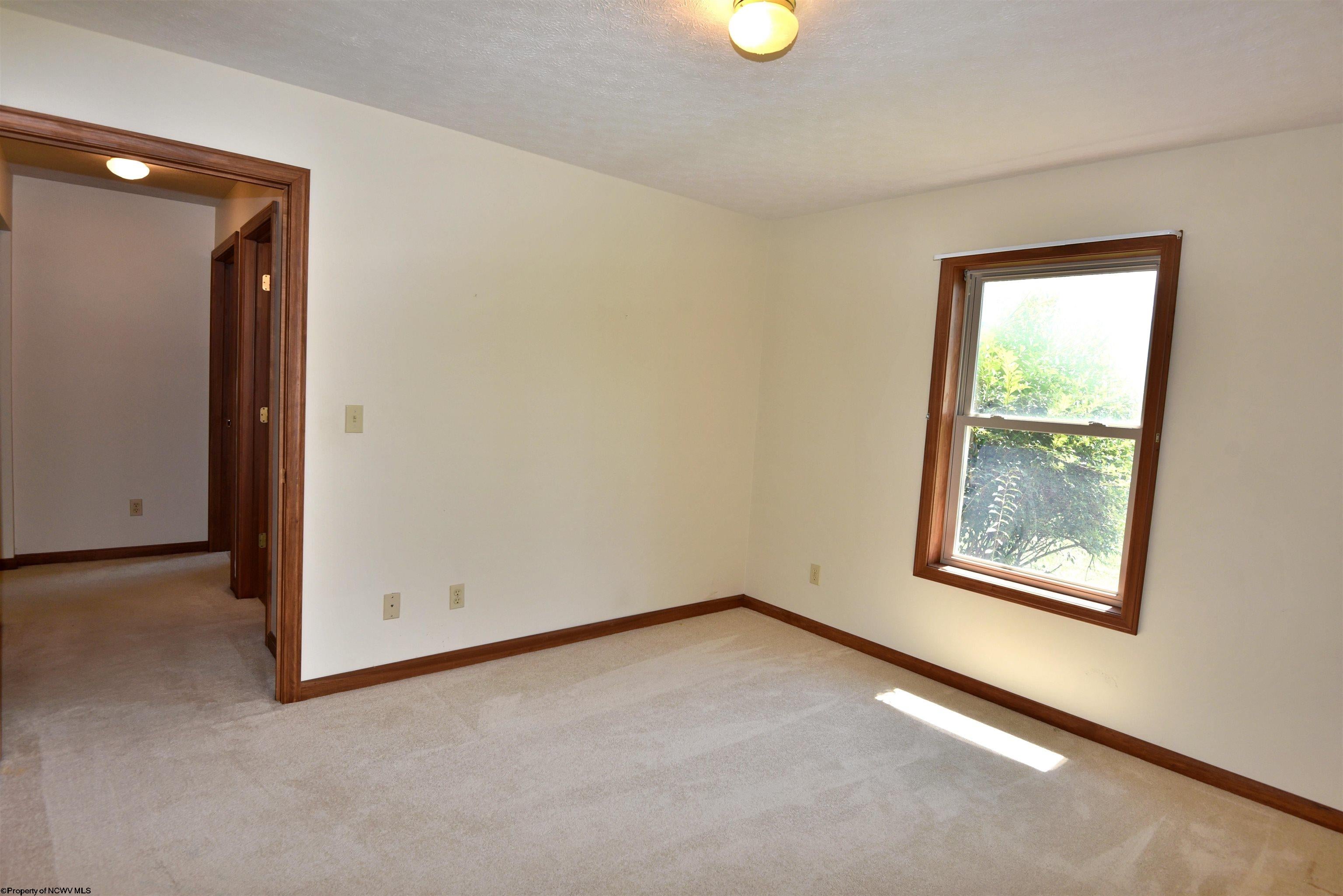 5984 Green Valley Road Bridgeport, WV 26330 - Photo 18 of 40 Gallery Image 18