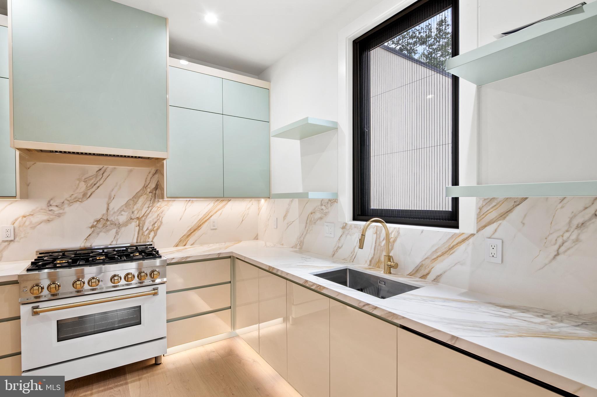 1205 Crest Lane McLean, VA 22101 - Photo 8 of 55