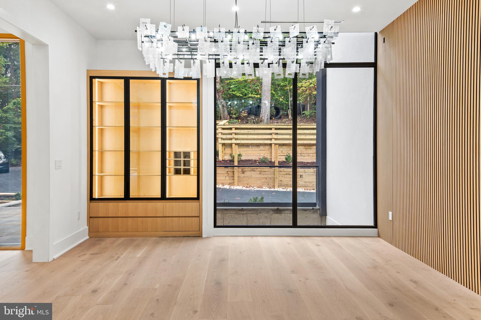 1205 Crest Lane McLean, VA 22101 - Photo 10 of 55