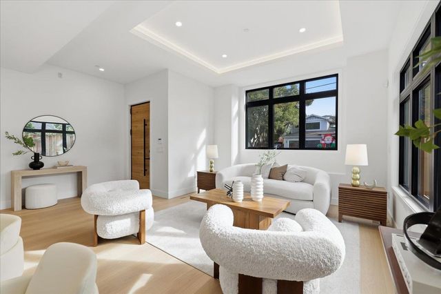 $4,990,000 | 852 La Para Avenue, Palo Alto, CA 94306