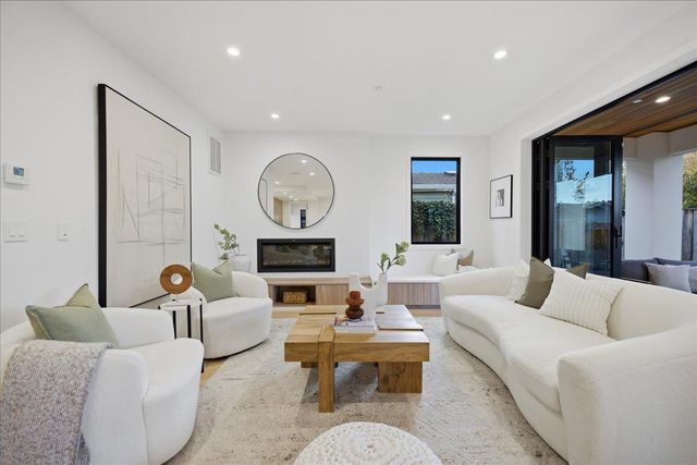 $4,990,000 | 852 La Para Avenue, Palo Alto, CA 94306