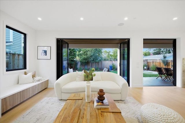 $4,990,000 | 852 La Para Avenue, Palo Alto, CA 94306