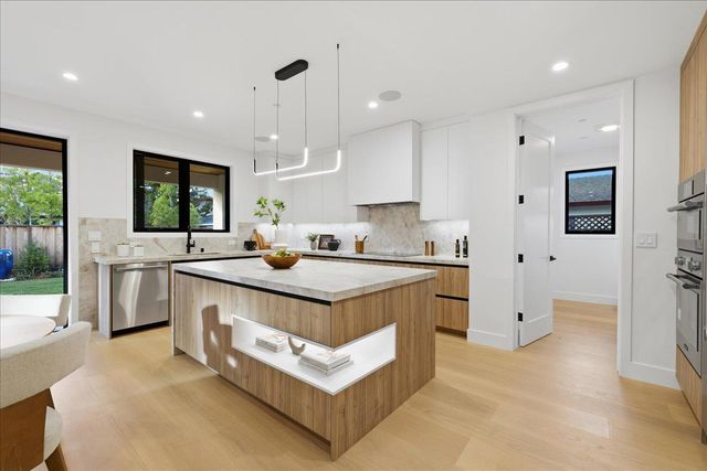 $4,990,000 | 852 La Para Avenue, Palo Alto, CA 94306