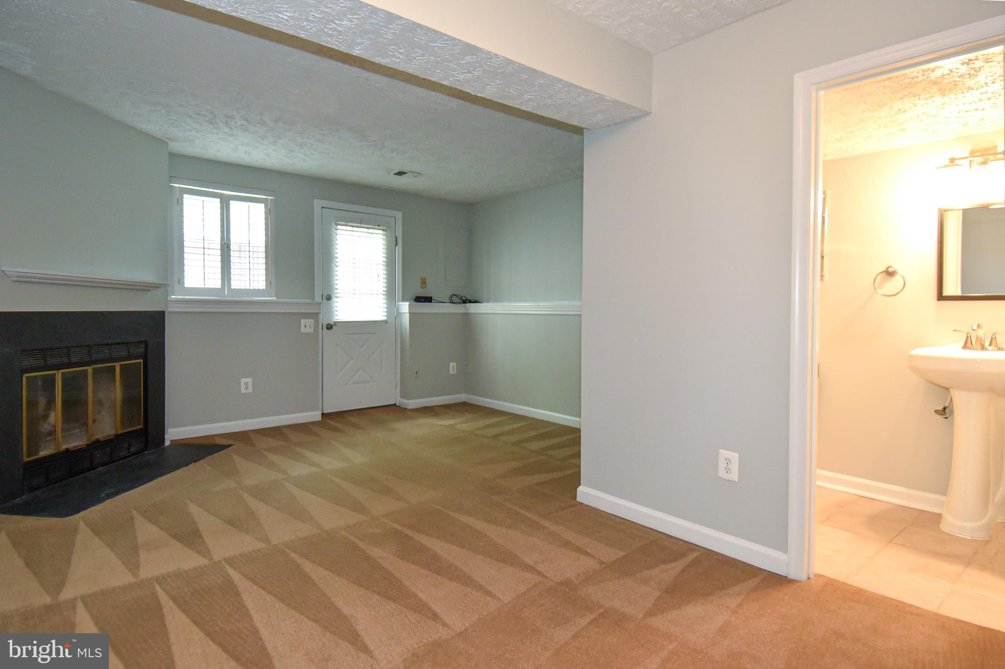 1545 Woodcrest Drive Reston, VA 20194 - Photo 30 of 40