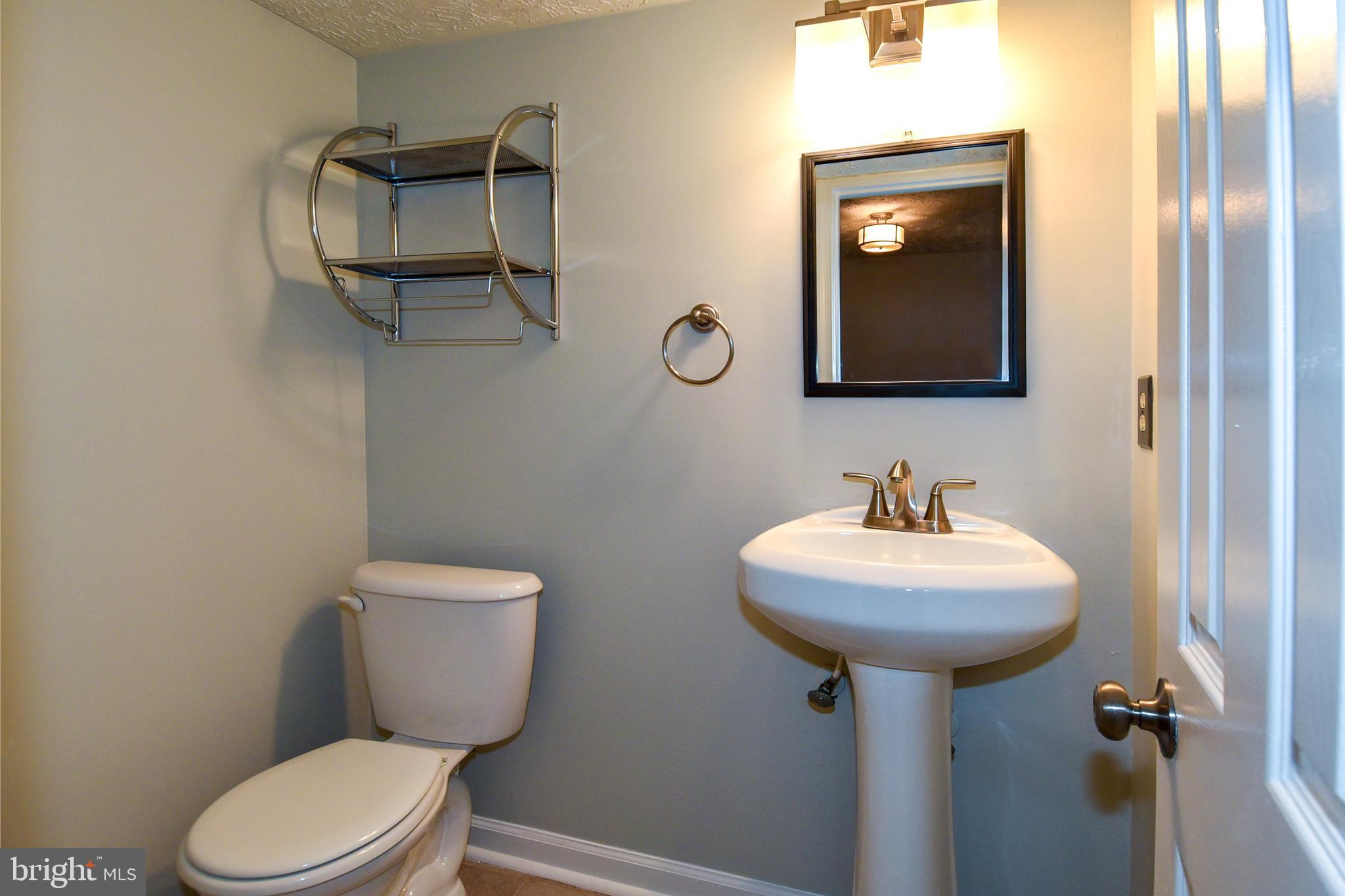 1545 Woodcrest Drive Reston, VA 20194 - Photo 35 of 40