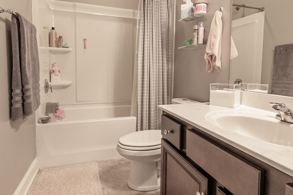 116 Jones Creek Circle Anderson, SC 29621 - Photo 34 of 47 Bathroom Attached