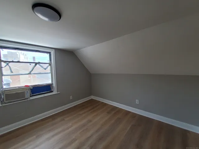 $2,000 | 52 Daggett Street, New Haven, CT 06519