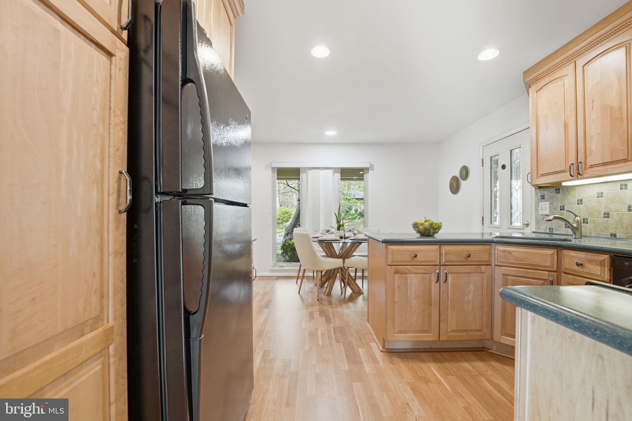 11002 Ring Road Reston, VA 20190 - Photo 10 of 64 Kitchen
