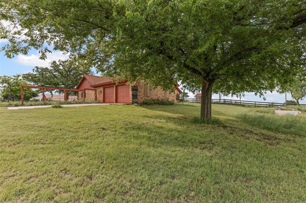 2900 Peel Road Springtown, TX 76082 - Photo 5 of 34